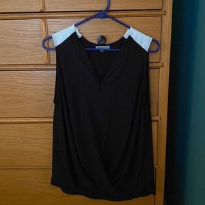 Tank blouse sz small black/white